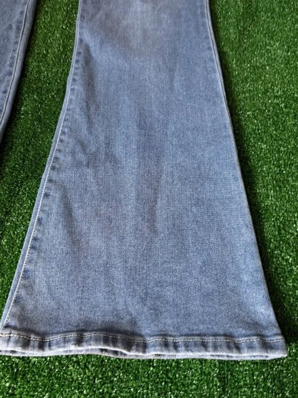 Gloria Vanderbilt Chrissie High Rise Flare Jeans Women's 31/12 Patch Pocket